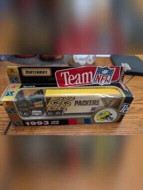 Vintage 1993 Matchbox Limited Edition NFL Team Semi- Green Bay Packers- 75th
